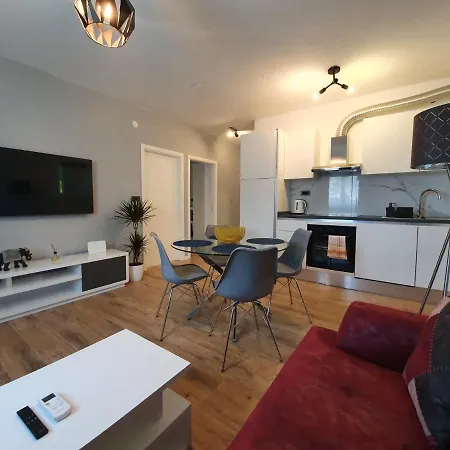 Oneum Apartment